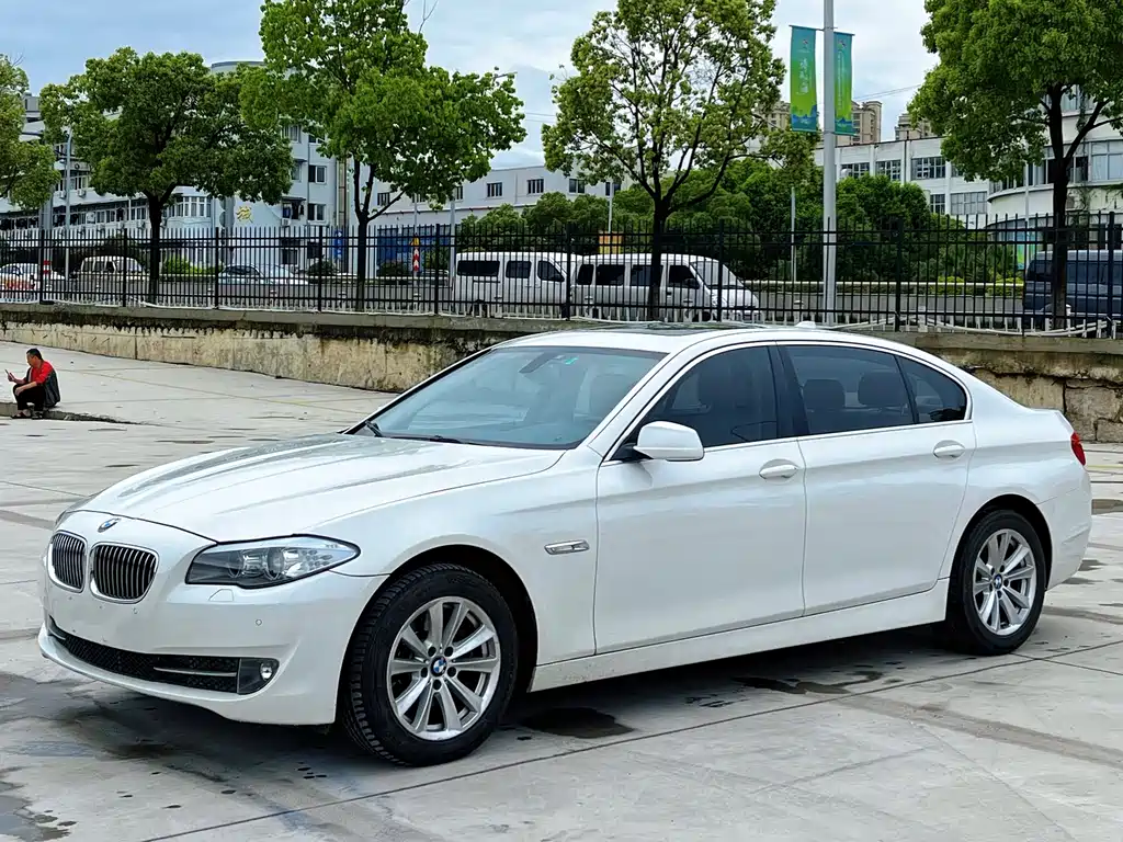 BMW 5 Series 2013 — фото 1