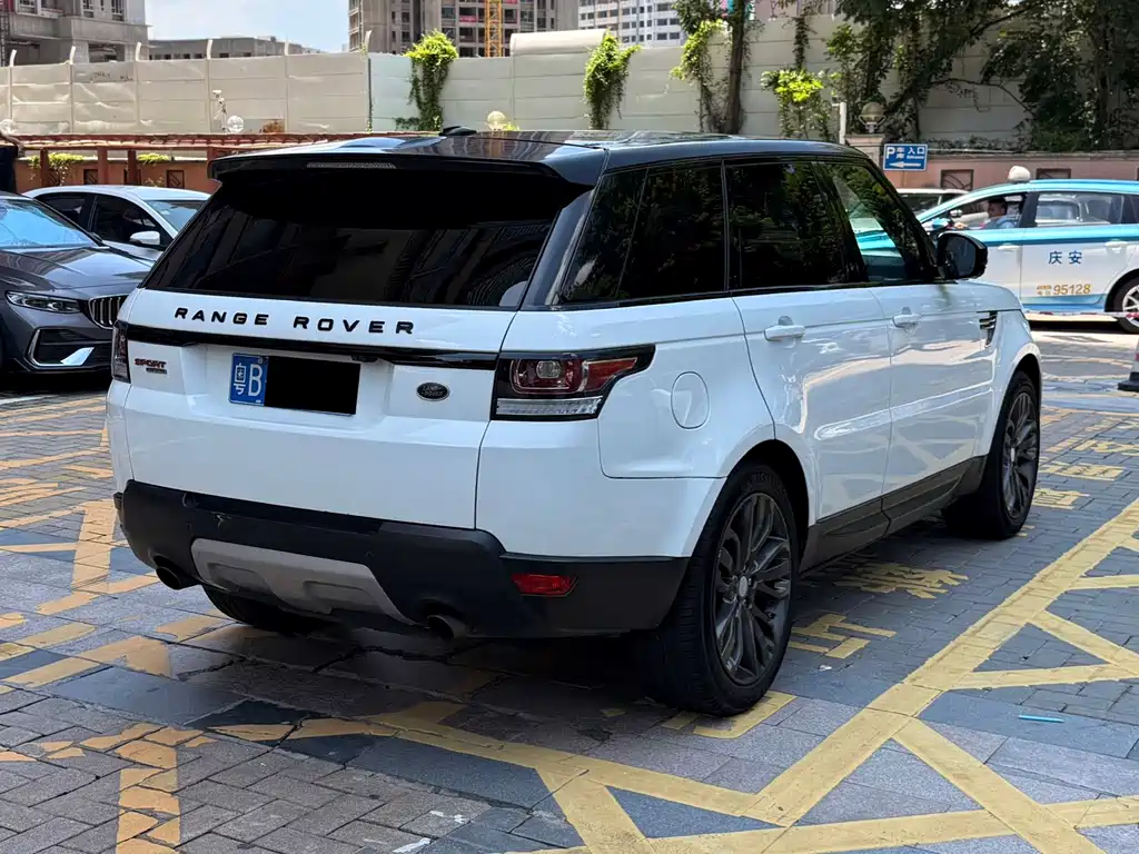Land Rover Range Rover Sport 2015 — фото 11