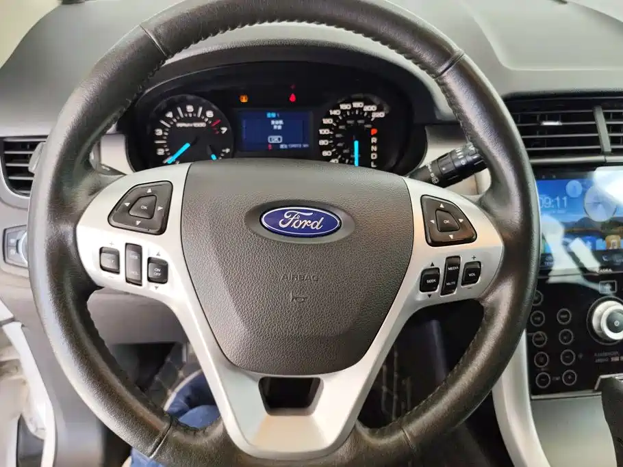 Ford Edge 2015 — фото 15