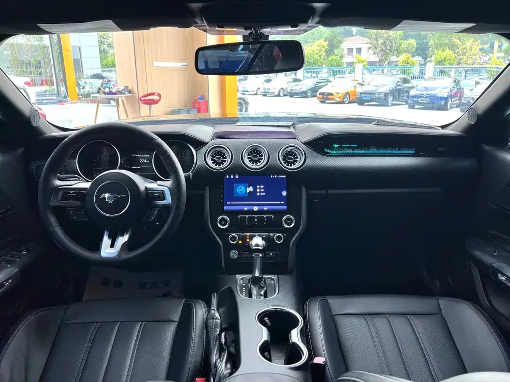 Ford Mustang 2019 — фото 12