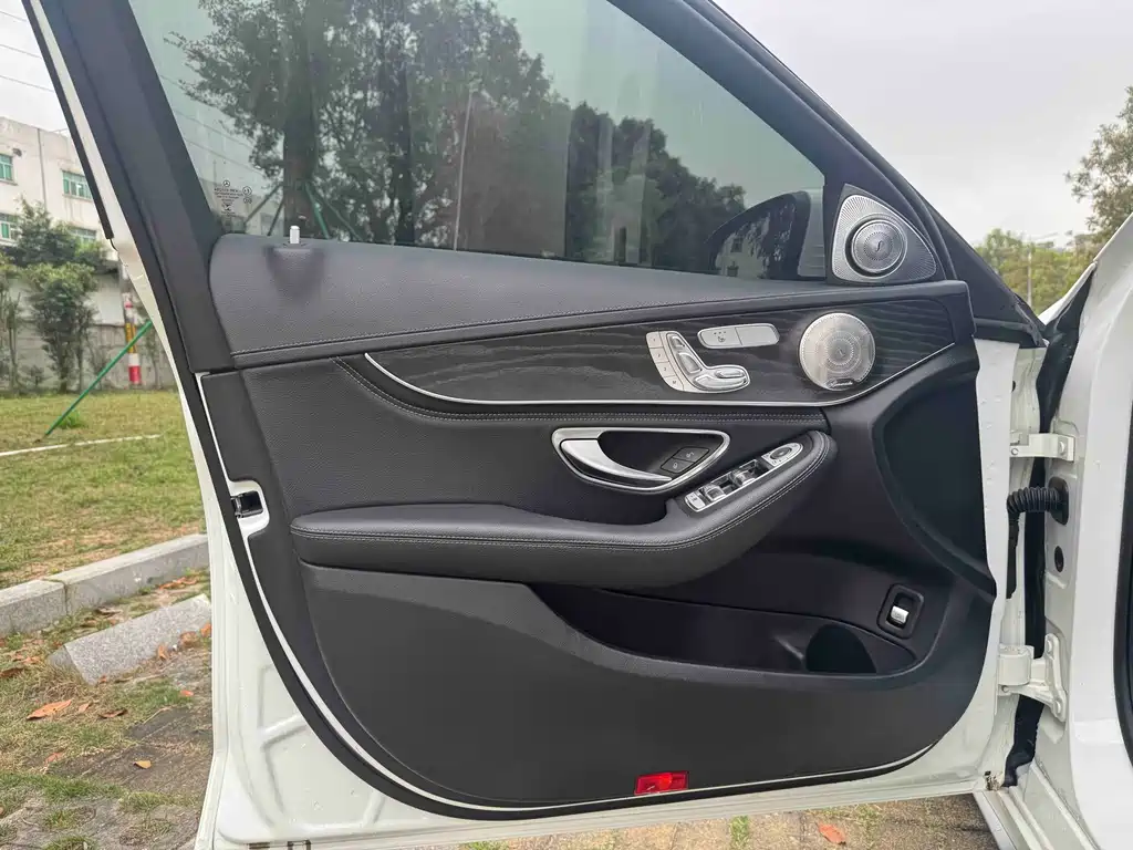 Mercedes-Benz C-Class 2020 — фото 16