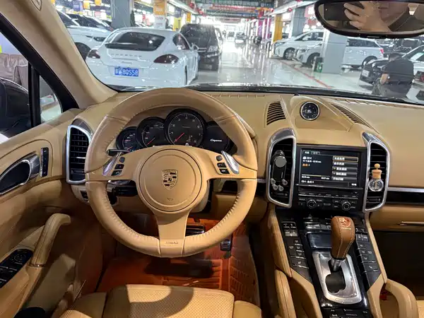 Porsche Cayenne 2012