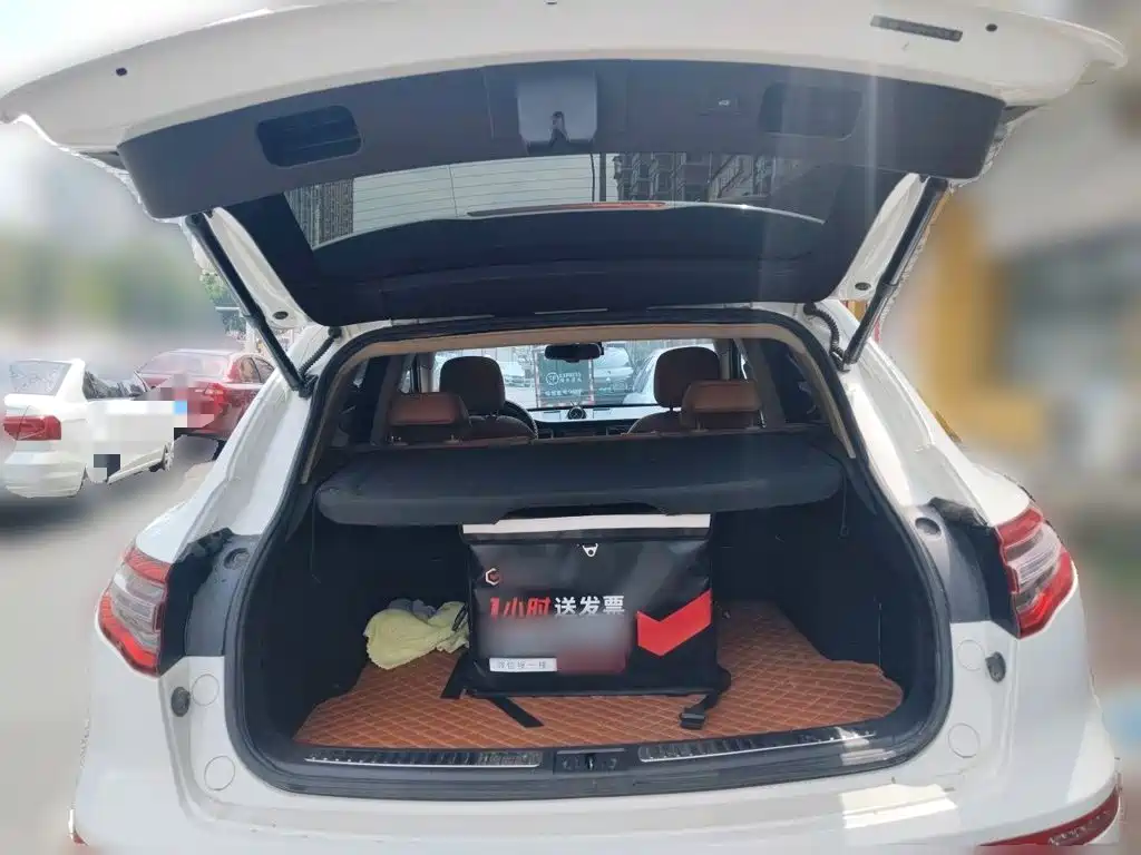 Zotye SR9 2017 — фото 15