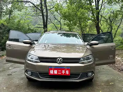Volkswagen Sagitar 2015