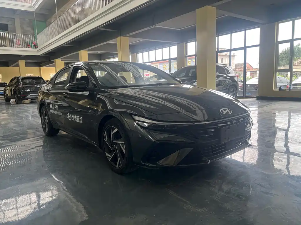 Hyundai Elantra 2023