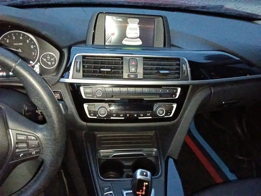 BMW 3 Series 2017 — фото 13