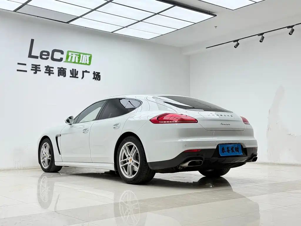 Porsche Panamera 2016 — фото 19