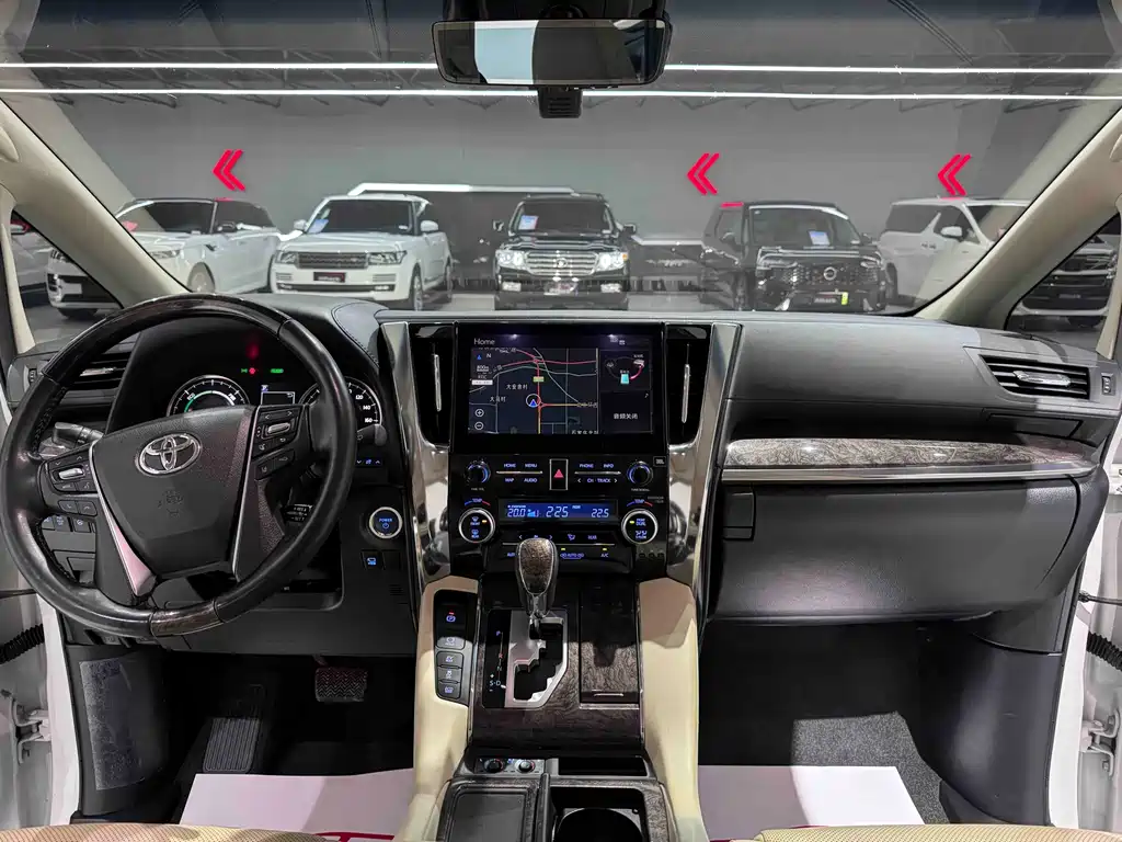 Toyota Alphard 2021 — фото 13