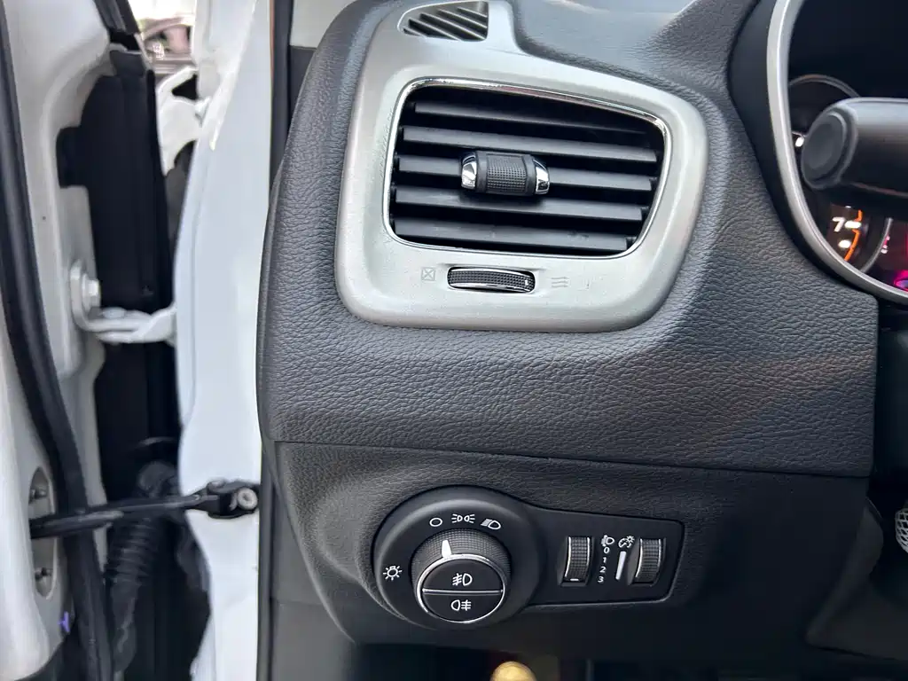 Jeep Compass 2021 — фото 14
