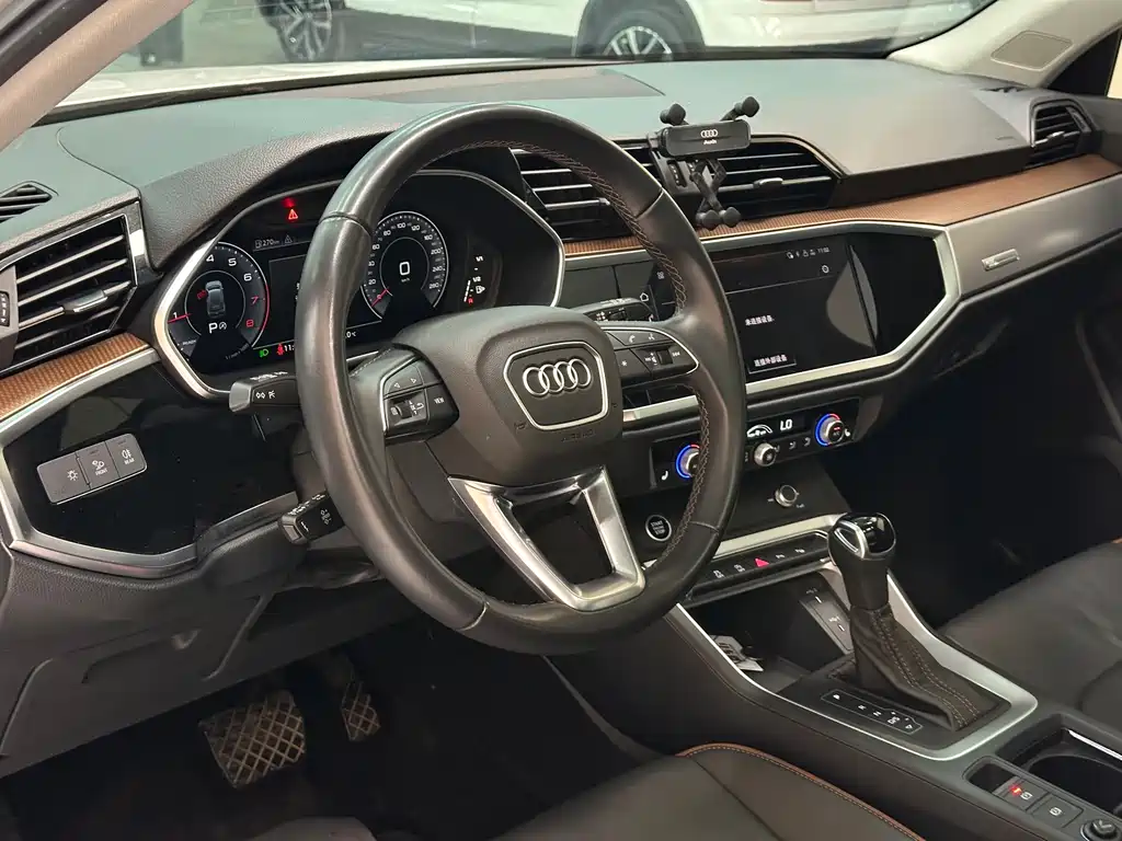Audi Q3 2023 — фото 13