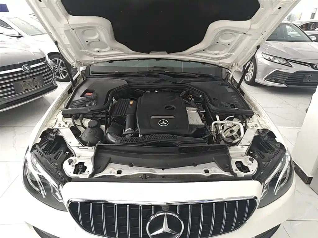 Mercedes-Benz E-Class 2019 — фото 20