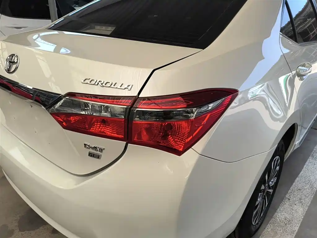 Toyota Corolla 2017 — фото 24