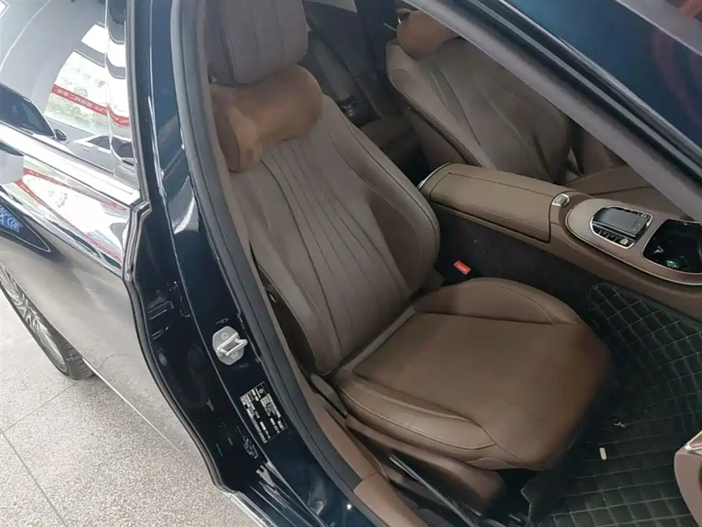 Mercedes-Benz E-Class 2023 — фото 25