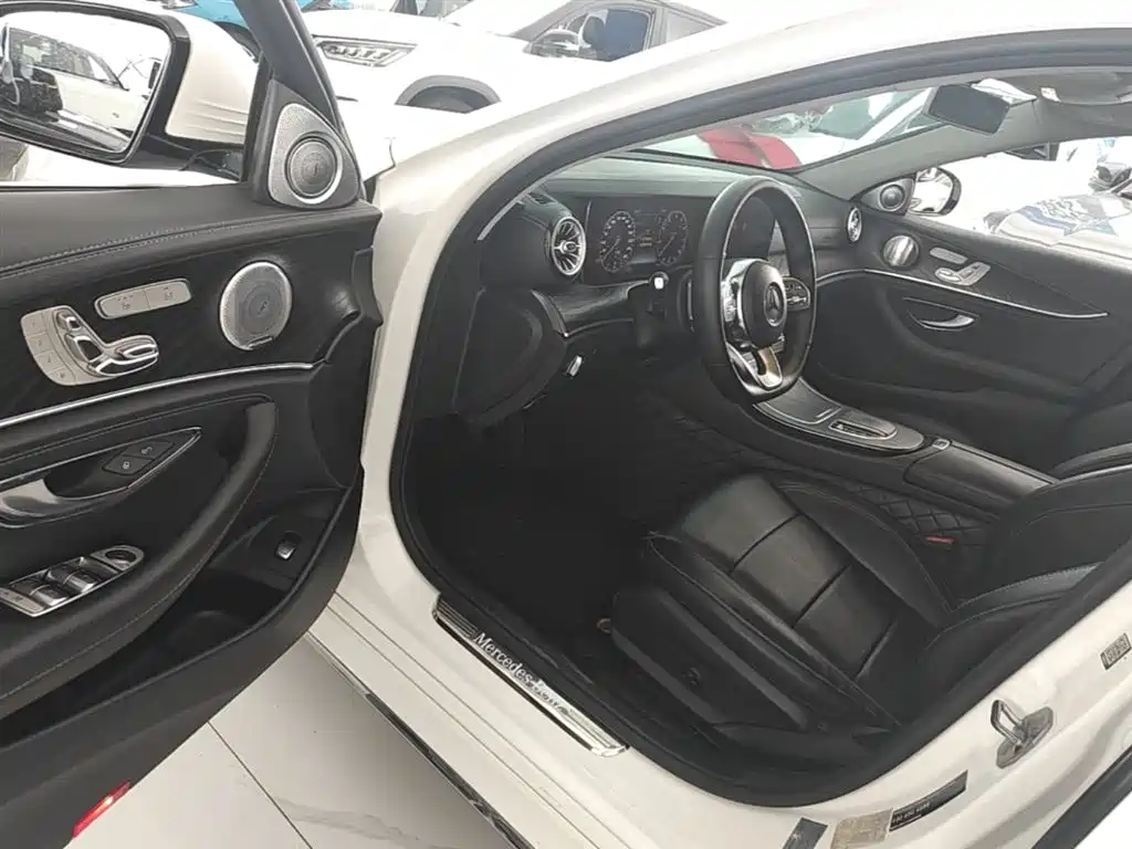 Mercedes-Benz E-Class 2019 — фото 16