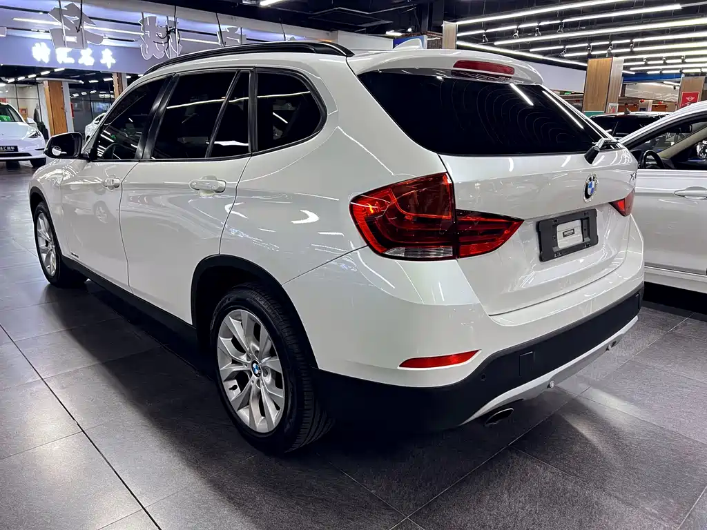 BMW X1 2013 — фото 11