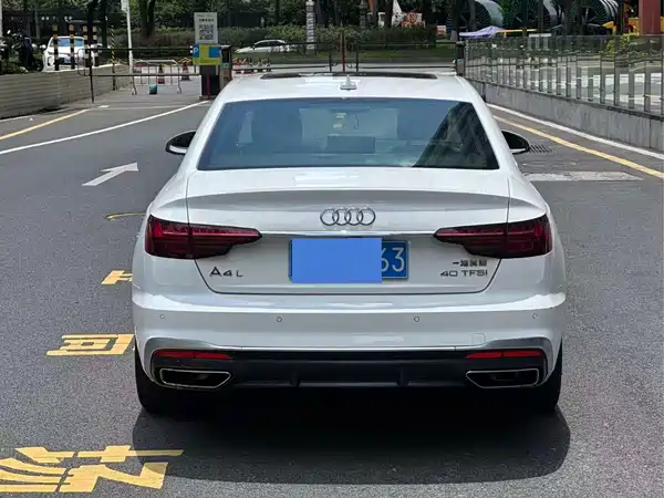 Audi A4L 2021
