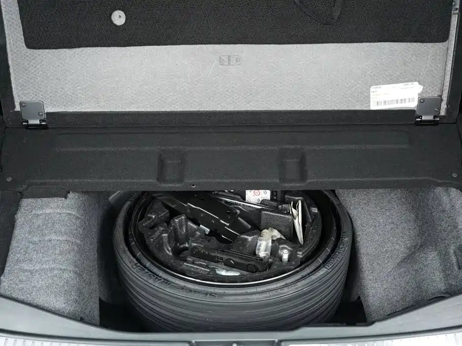 Mercedes-Benz R-Class 2015 — фото 33