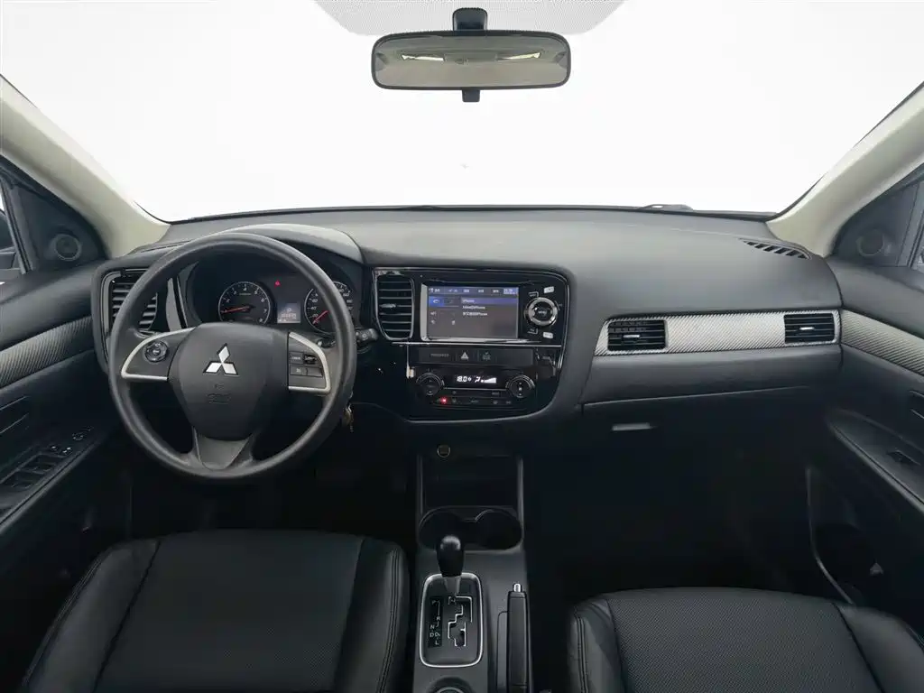 Mitsubishi Outlander 2015 — фото 5