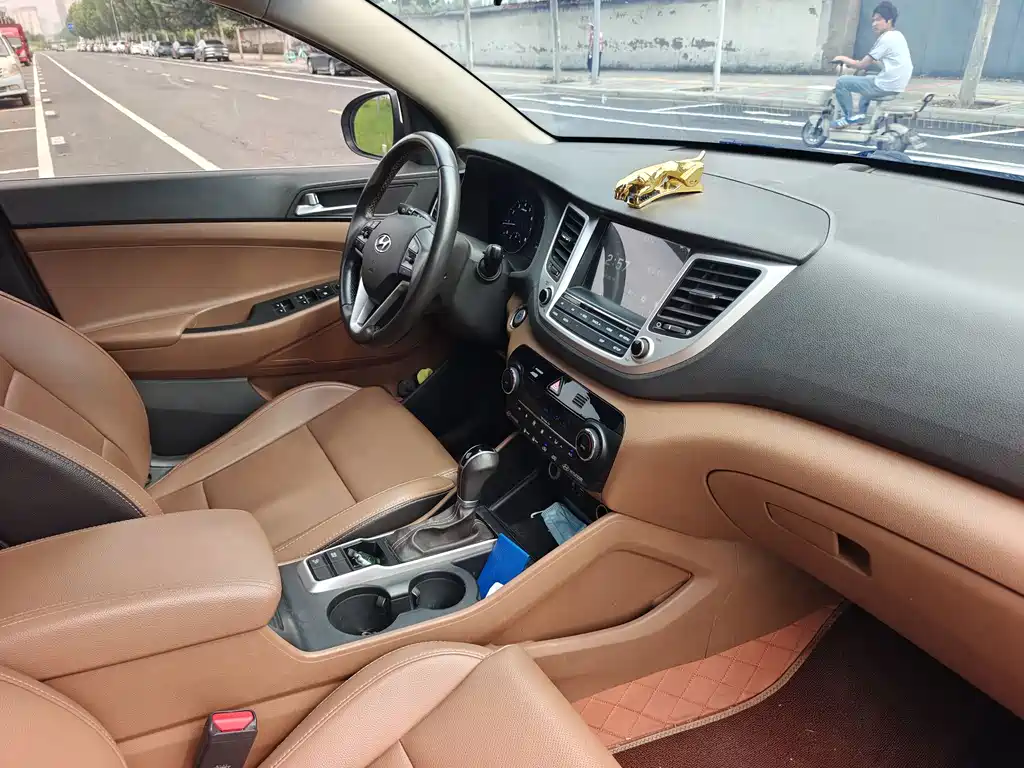Hyundai Tucson 2016 — фото 10
