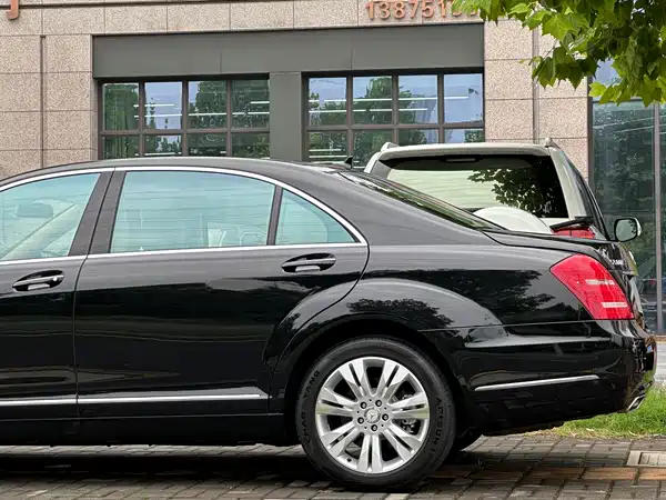 Mercedes-Benz S-Class 2012