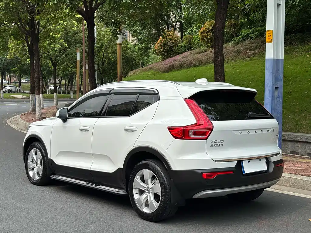 Volvo XC40 2021 — фото 31