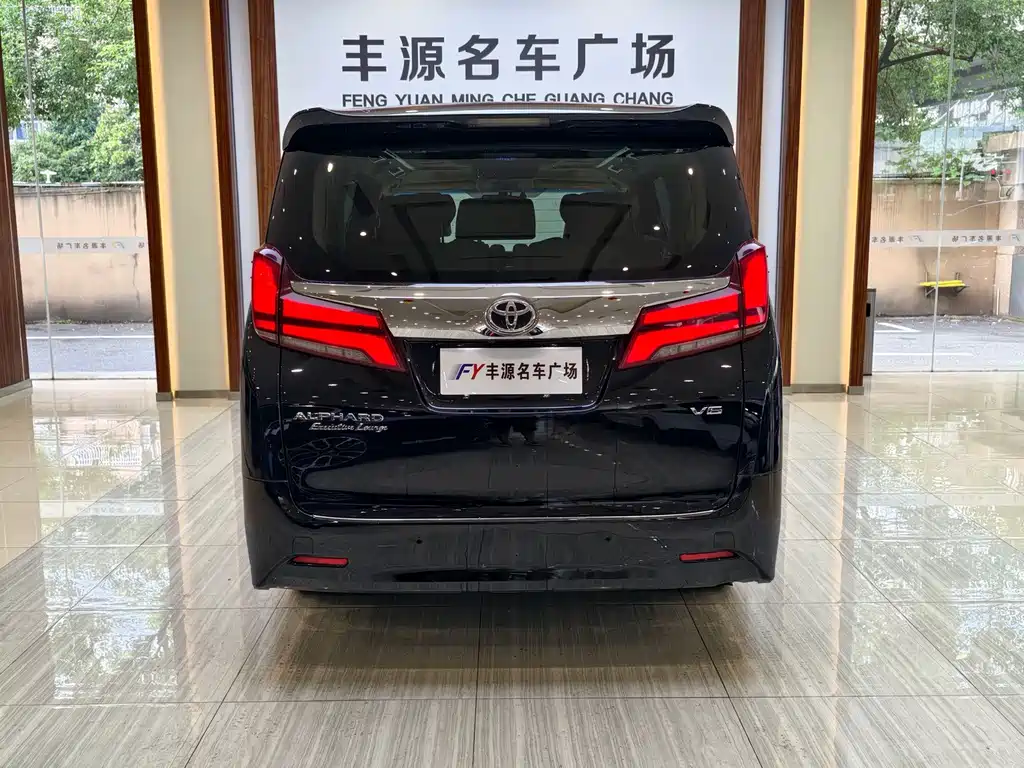 Toyota Alphard 2018 — фото 27