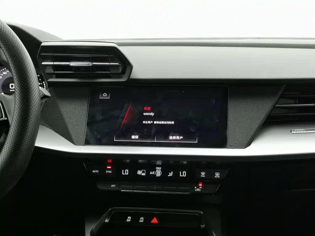 Audi A3 2021 — фото 12