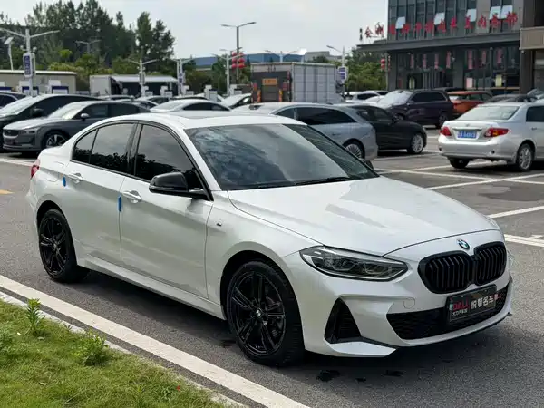 BMW 1 Series 2023