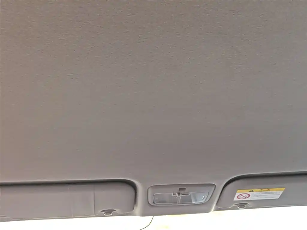 Toyota Yaris L 2022 — фото 18