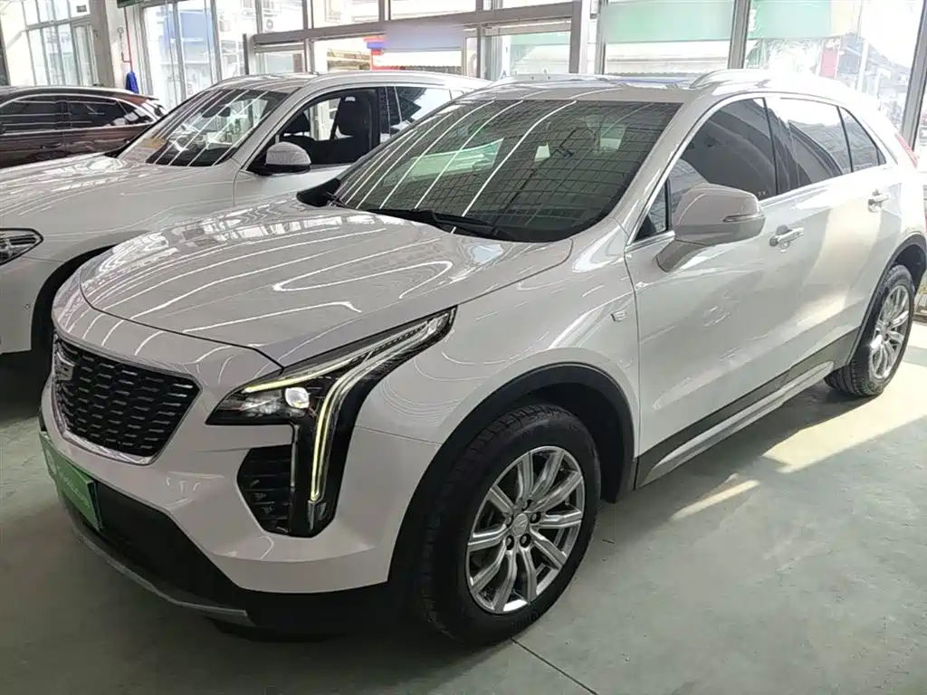 Cadillac XT4 2023 — фото 2