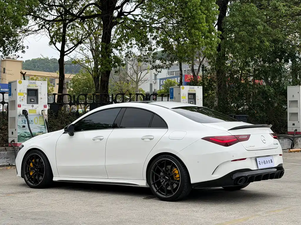 Mercedes-Benz CLA AMG 2024 — фото 7