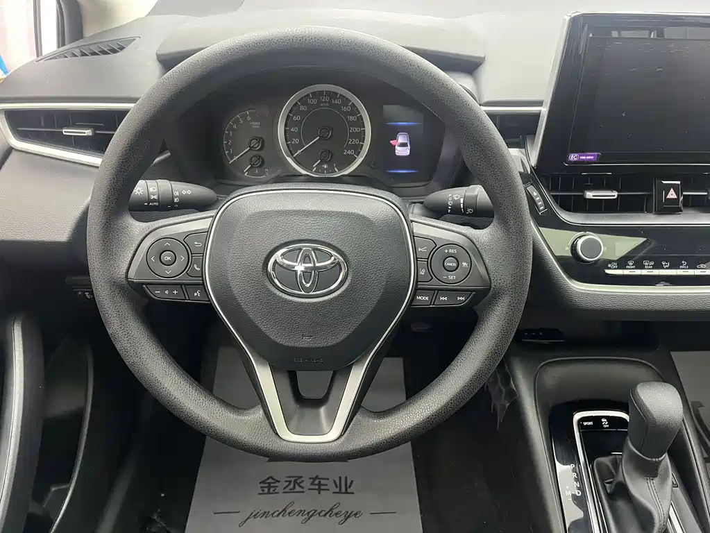 Toyota Corolla 2023 — фото 11