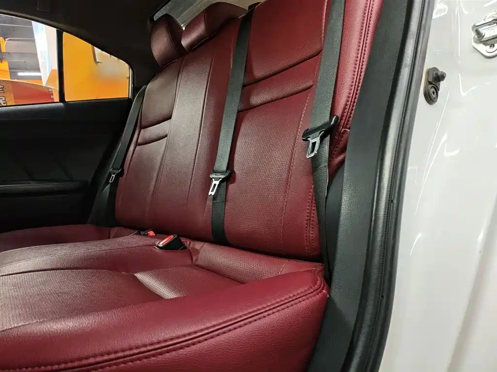 Toyota Camry 2013 — фото 11