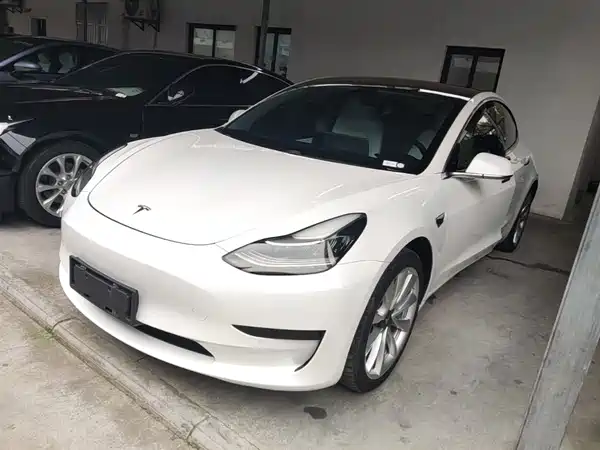 Tesla Model 3 2020