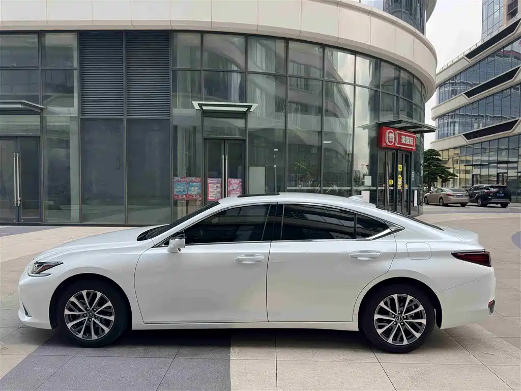 Lexus ES 2023 — фото 23