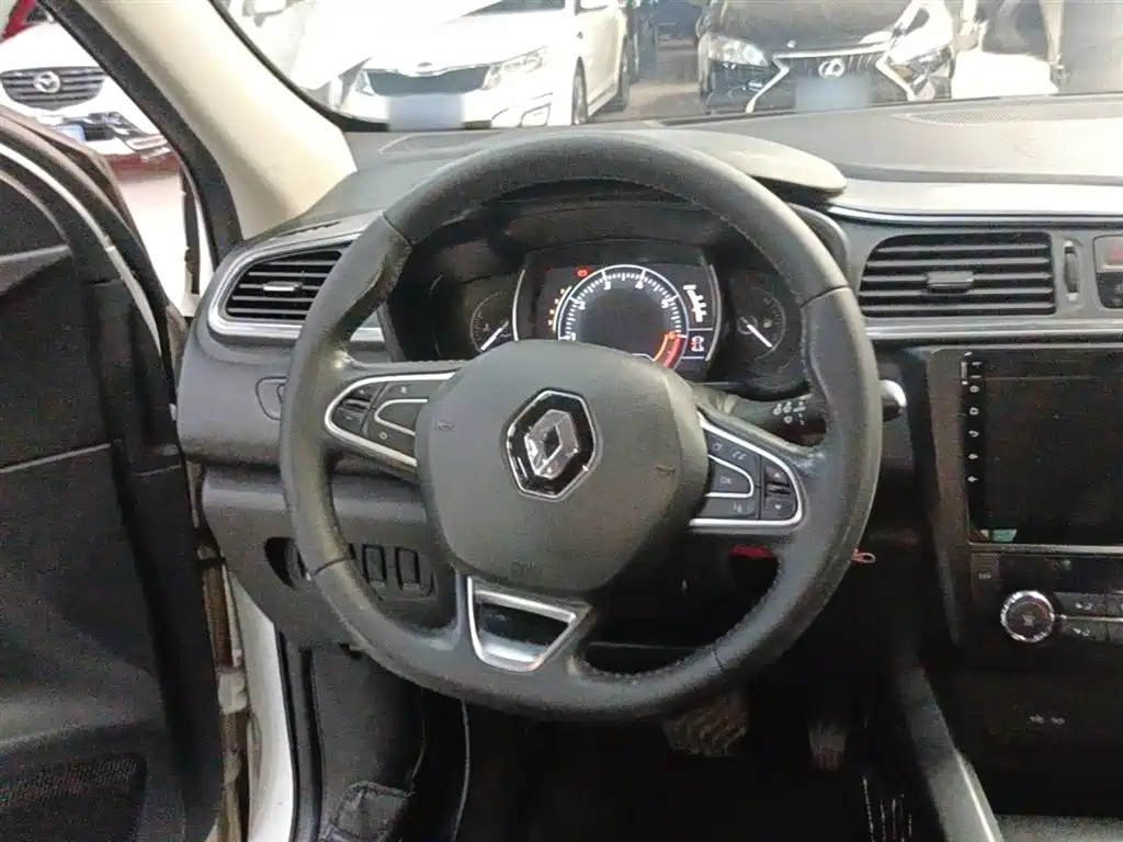 Renault Kadjar 2018 — фото 11