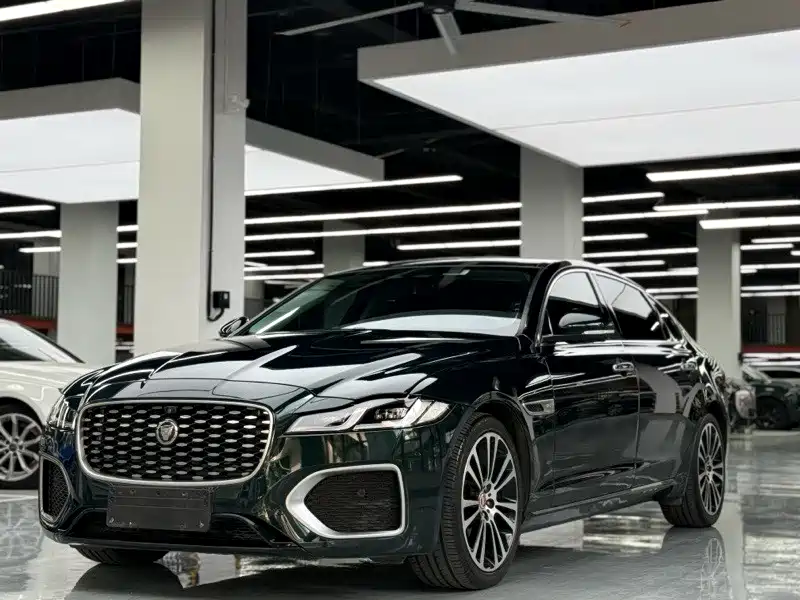 Jaguar XFL 2022 — фото 1