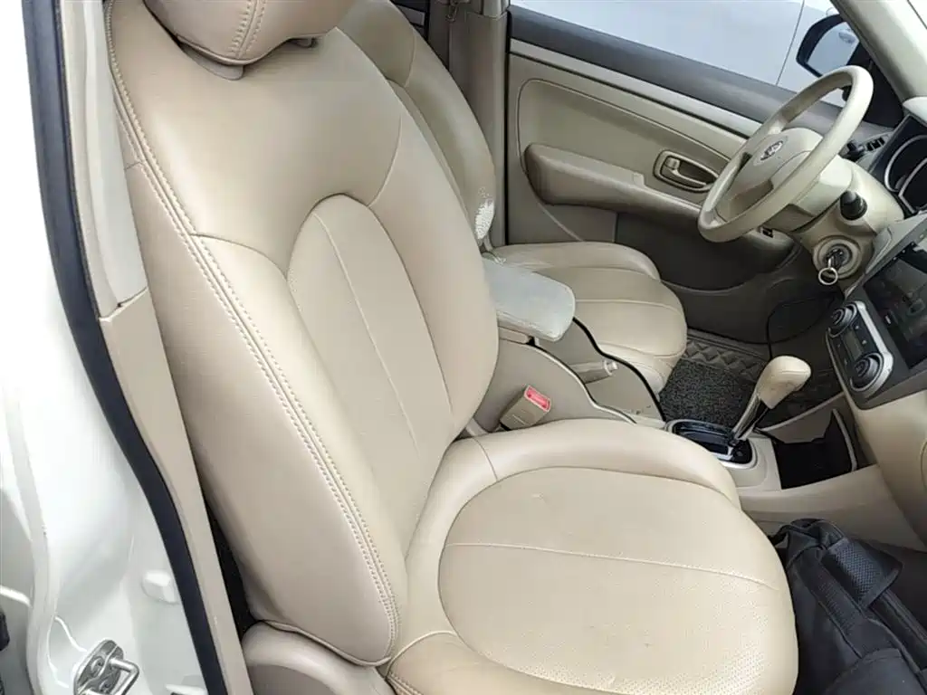 Nissan Sylphy 2018 — фото 25