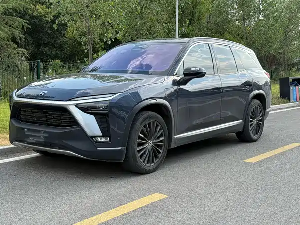 NIO ES8 2021