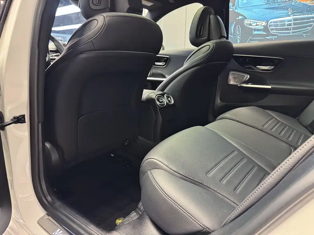Mercedes-Benz C-Class 2025