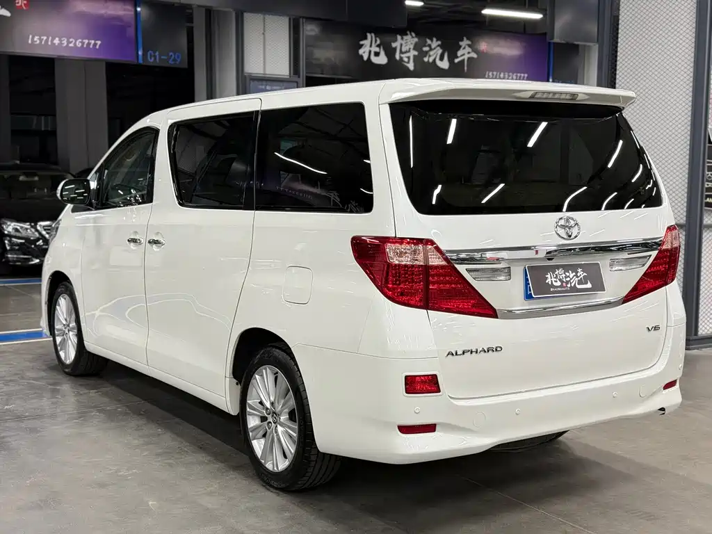 Toyota Alphard 2012 — фото 5