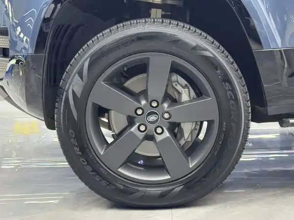 Land Rover Defender 2022