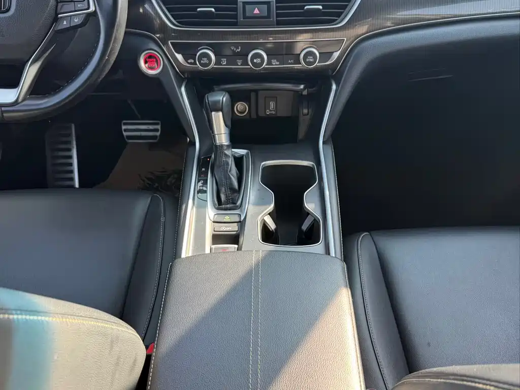 Honda Accord 2023 — фото 12