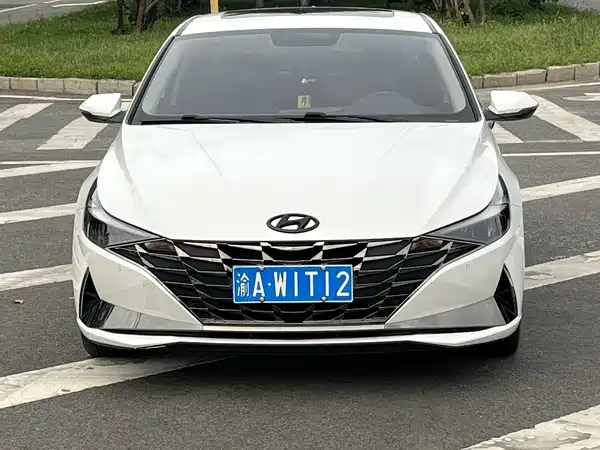 Hyundai Elantra 2022