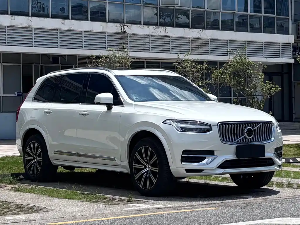 Volvo XC90 2023 — фото 3