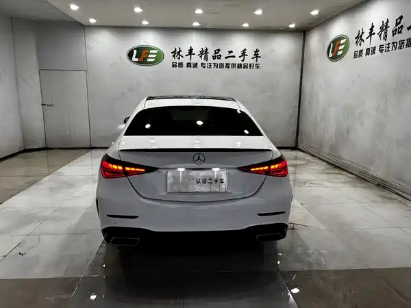 Mercedes-Benz C-Class 2024