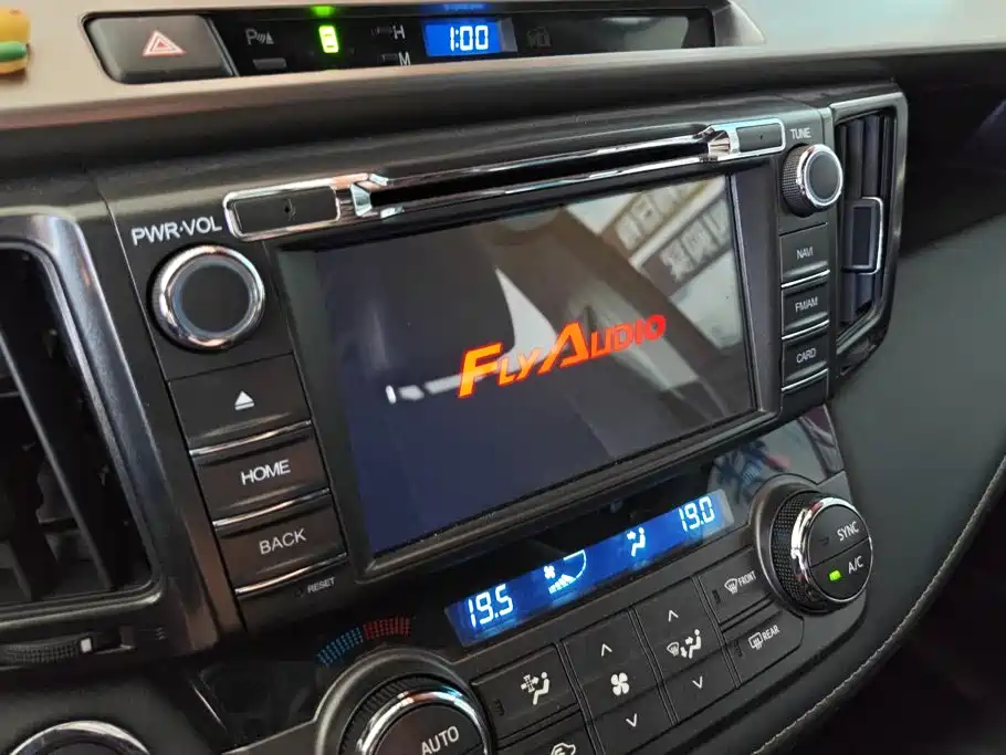 Toyota RAV4 2015 — фото 13