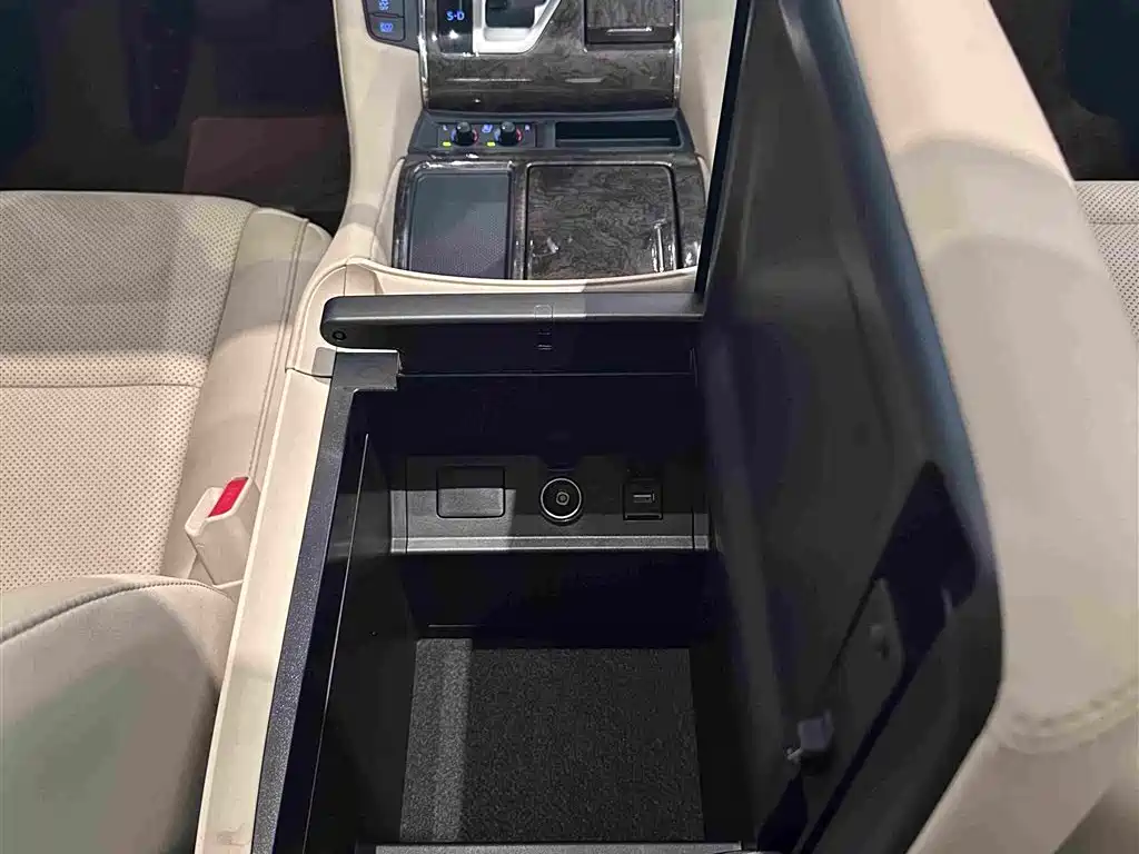 Toyota Vellfire 2022 — фото 21