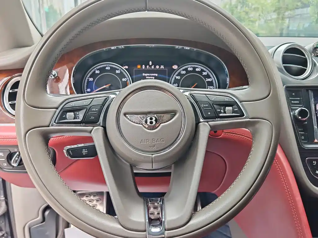 Bentley Bentayga 2019 — фото 12