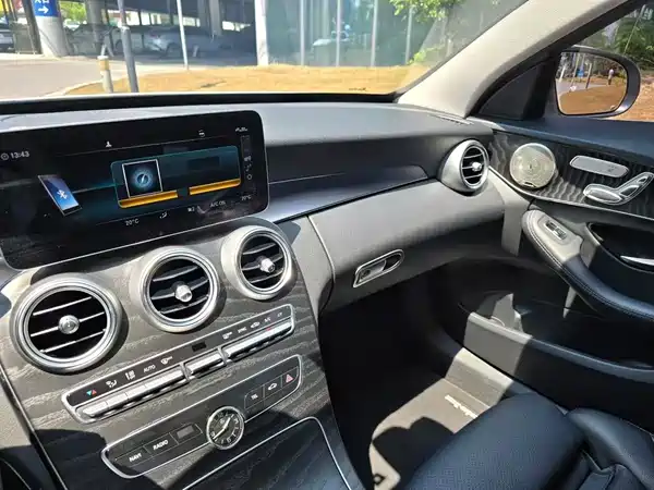 Mercedes-Benz C-Class 2020